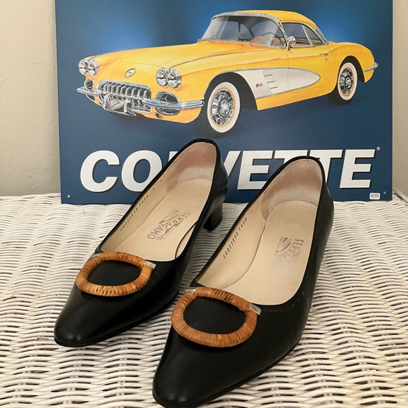 Salvatore Ferragamo Size 9B - Picture 6 of 13